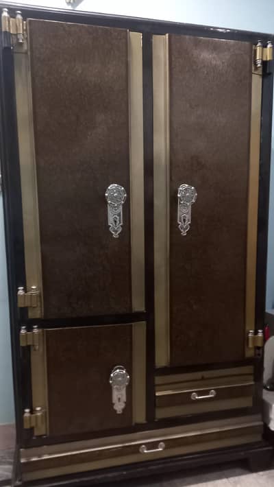 iron safe Almari