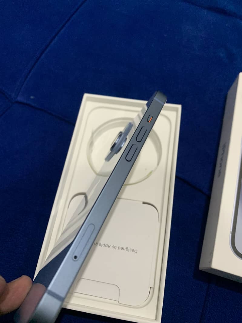 Apple iPhone 14 3