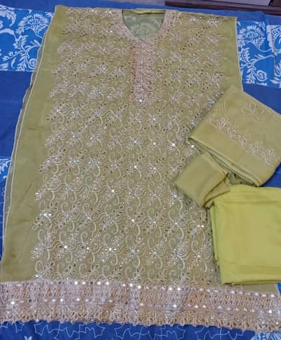 Unstitched Embroidered Suit