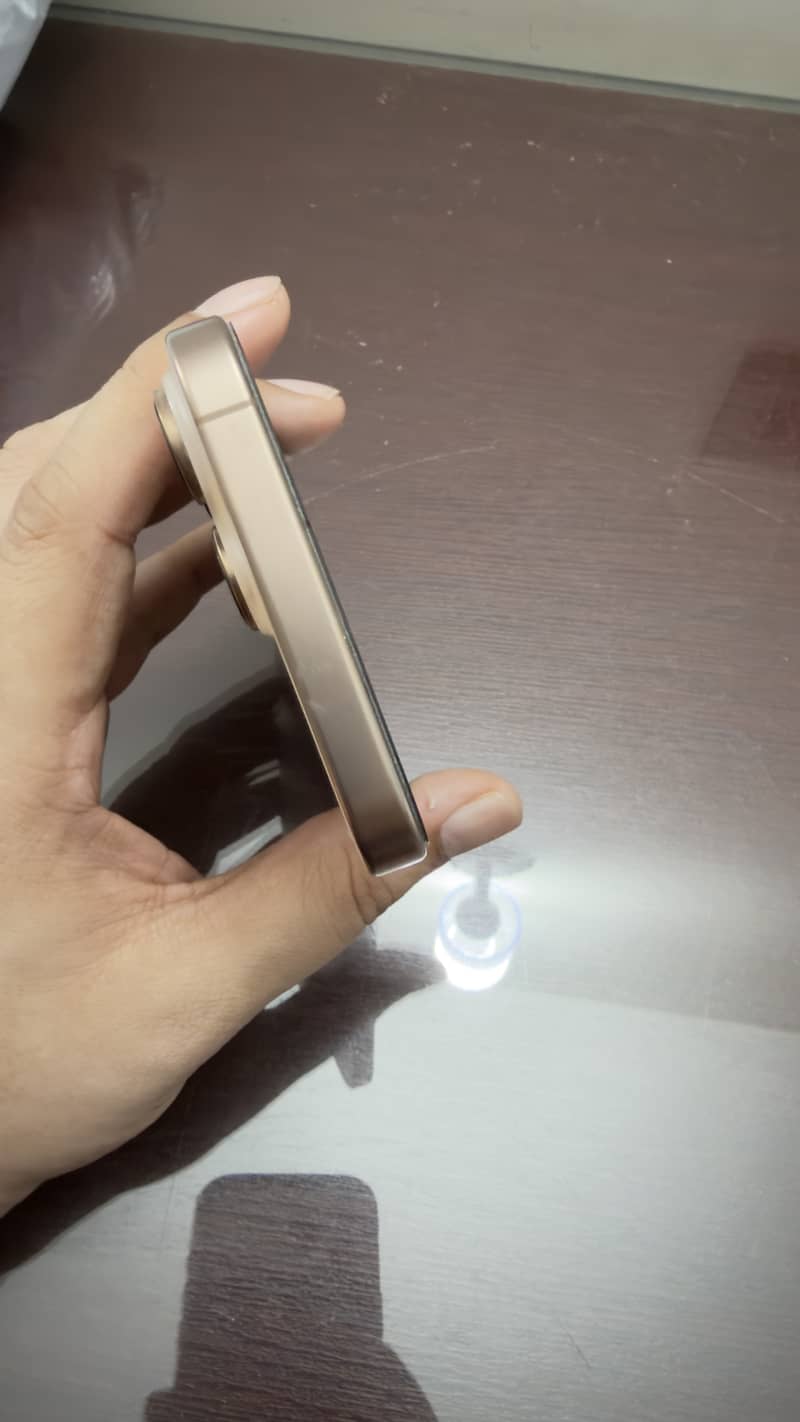 Apple iPhone 16 Pro Max 5