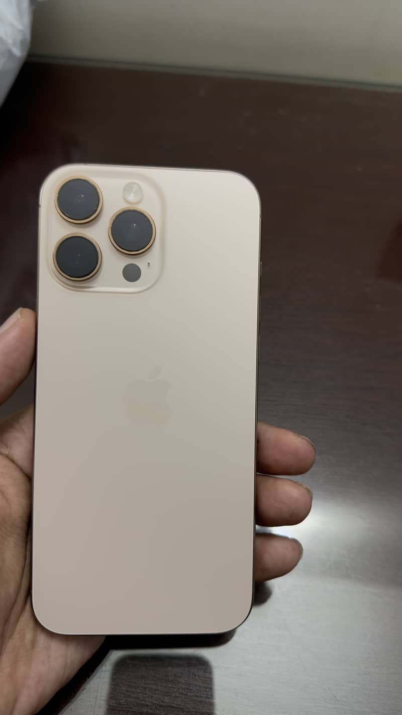 Apple iPhone 16 Pro Max 7