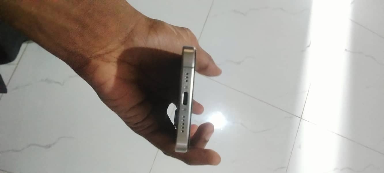Apple iPhone 15 Pro 1