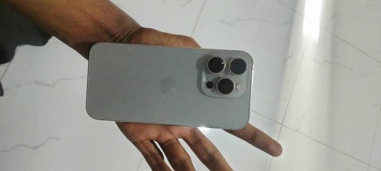 Apple iPhone 15 Pro 8