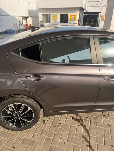 Hyundai Elantra 2021