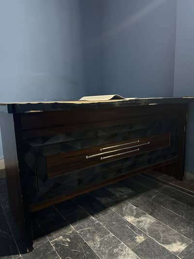 Office table for sale in good condition