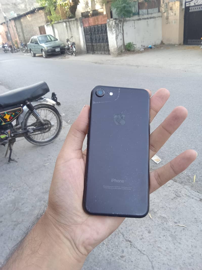 Apple iPhone 7 5