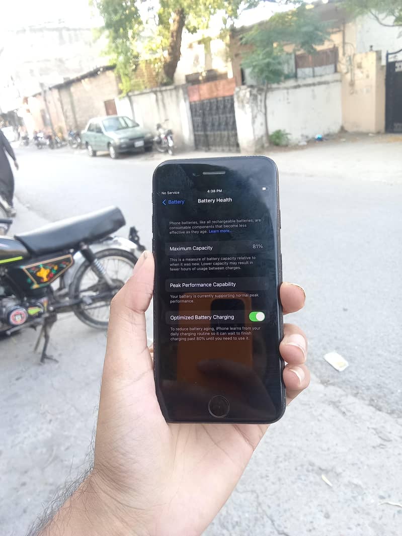 Apple iPhone 7 7