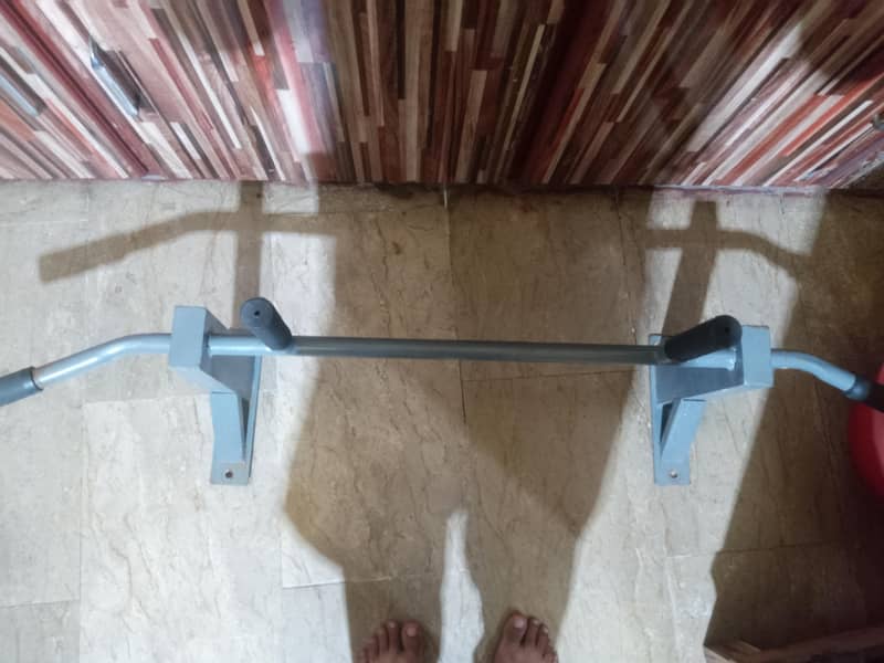 pull up bar 0