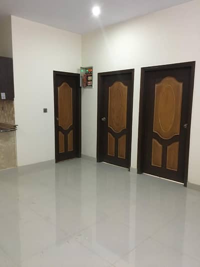 200 SQUARE YARD FLAT ON RENT 3 BED D/D