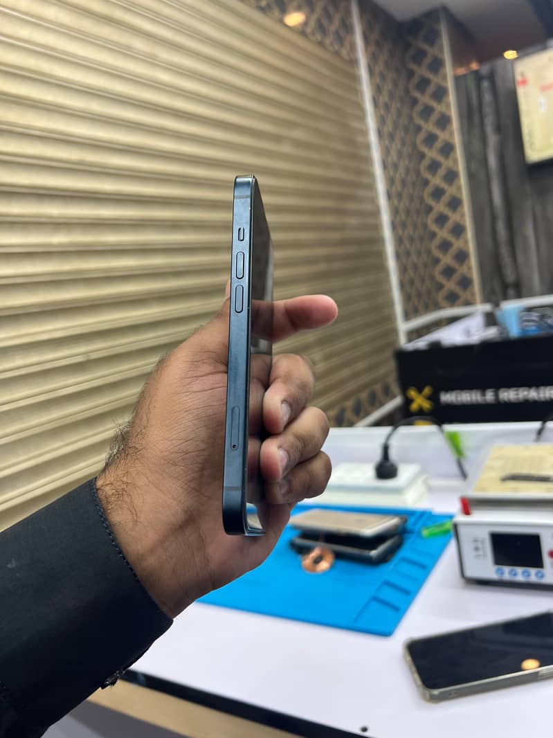 Apple iPhone 13 1