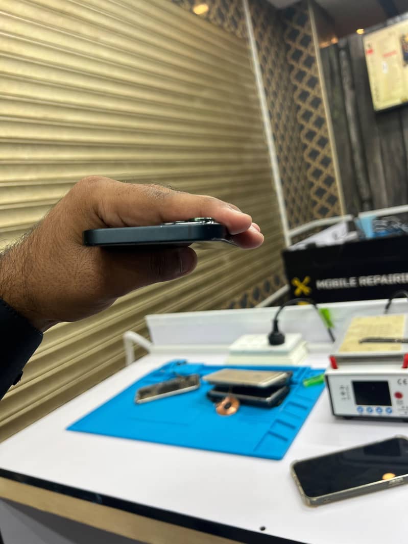 Apple iPhone 13 4