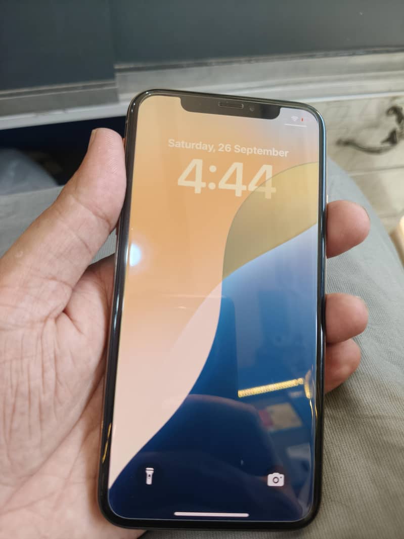 Apple iPhone XS 0