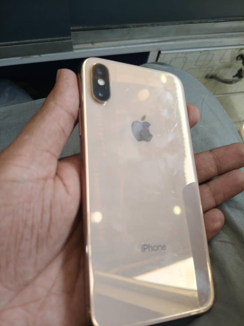 Apple iPhone XS 1