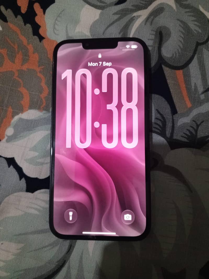 Apple iPhone 13 1