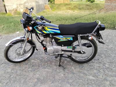 Honda 125 black