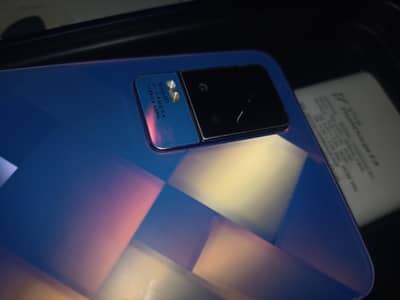 Vivo V21e used by lady full care