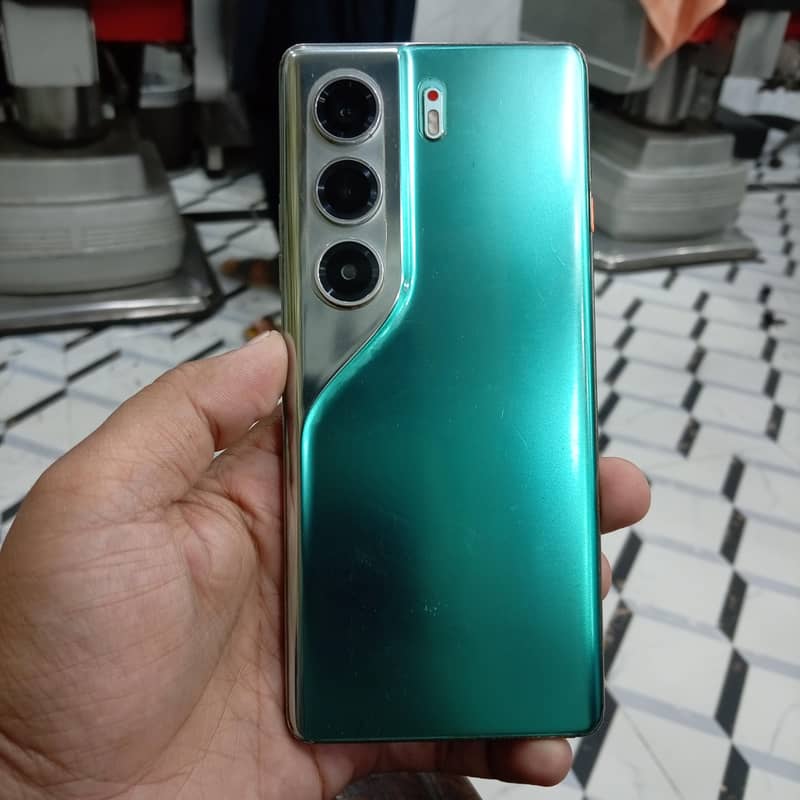 Tecno CAMON 40 Pro 3