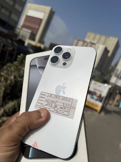 Apple iPhone 16 Pro Max