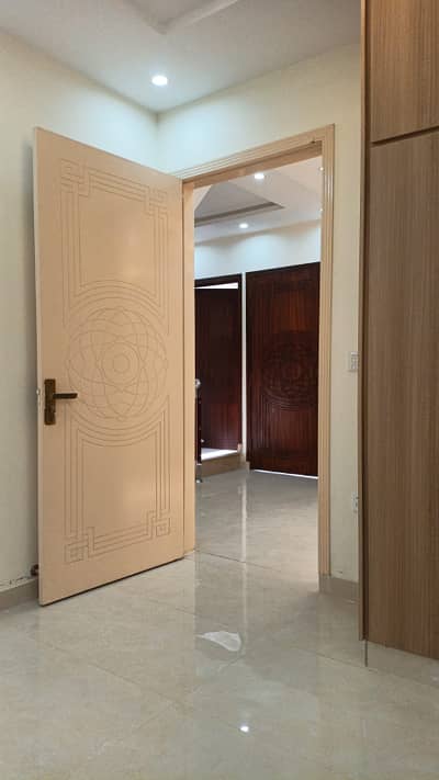 5 MARLA HOUSE FOR RENT IN DHA RAHBAR 11 SECTOR 2 PRIME FAMILY LOCATION