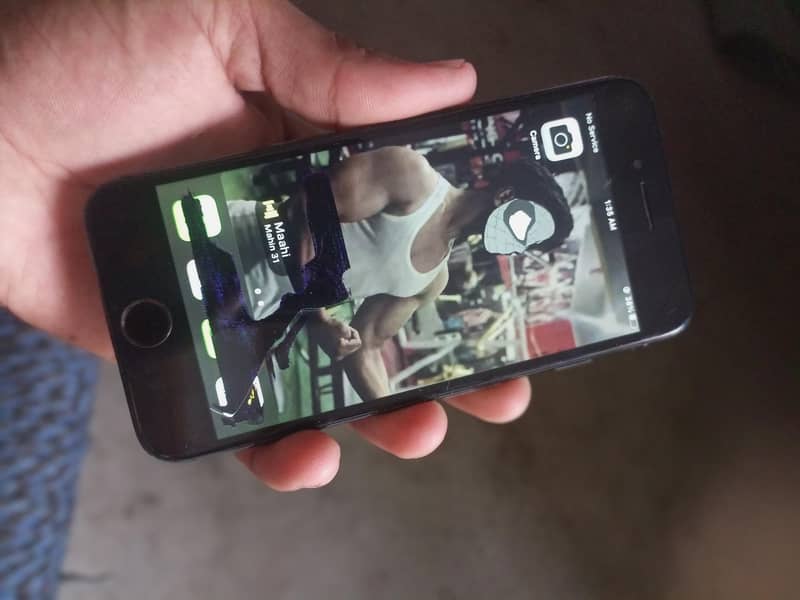 Apple iPhone 7 3