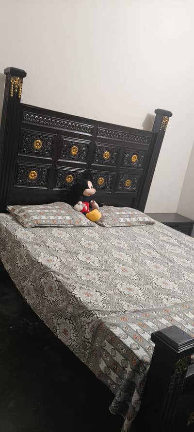 bes set with dressing table