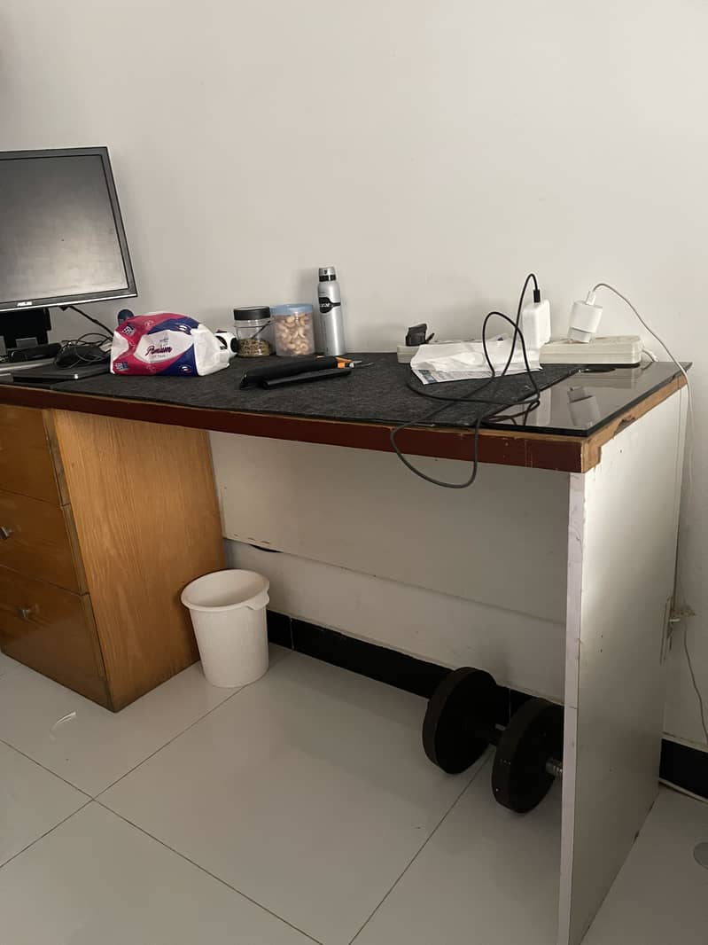 Computer Table for sell Urgent 2