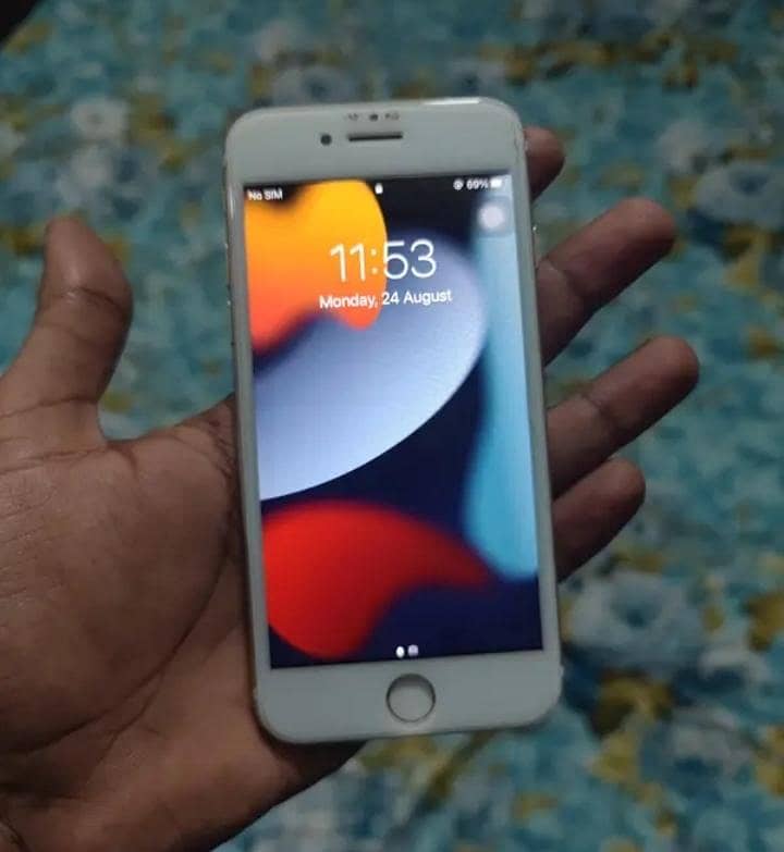 Apple iPhone 7 1