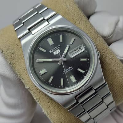 Vintage Seiko 5 Automatic Watches – Made in Japan Collection