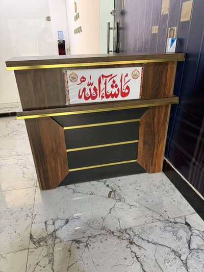 Reception desk