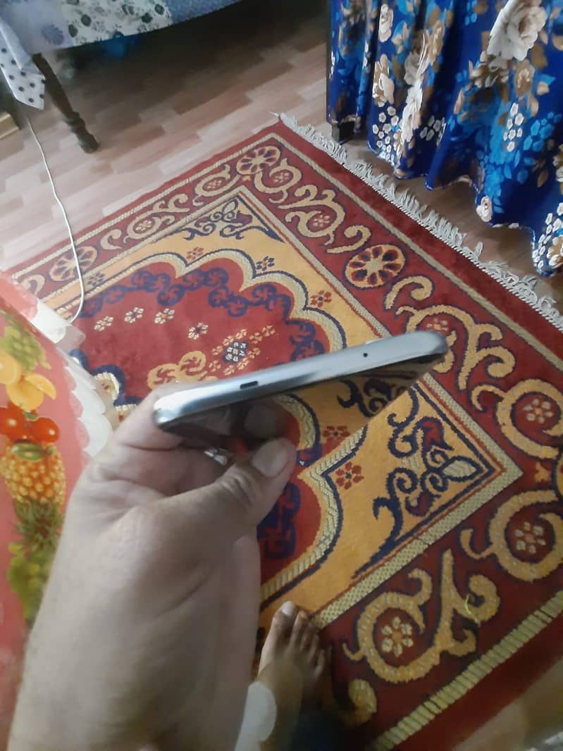 techno Spark 40 pro plus 4
