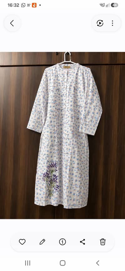 women wear kurta