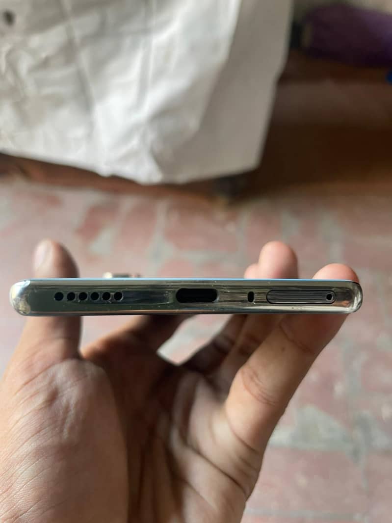 Tecno CAMON 40 Pro 4