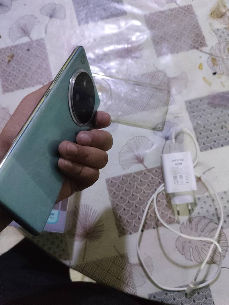 Infinix Zero 40 3