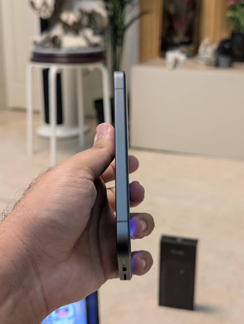 Google Pixel 9a 3
