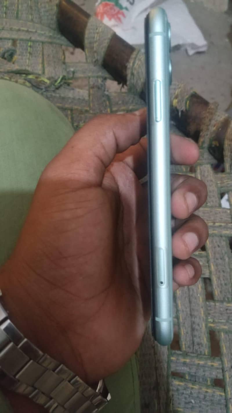 Apple iPhone 11 5