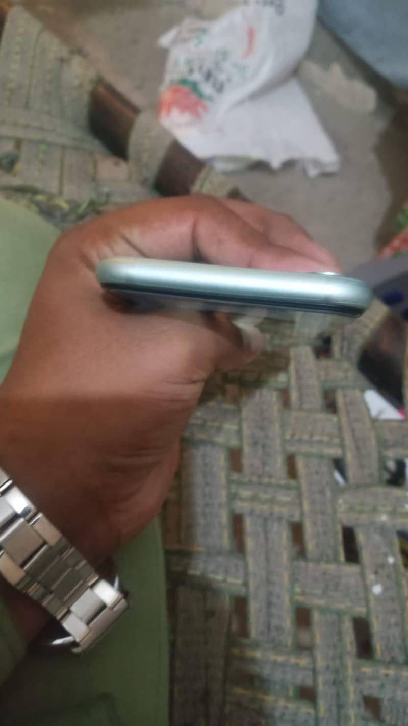 Apple iPhone 11 9