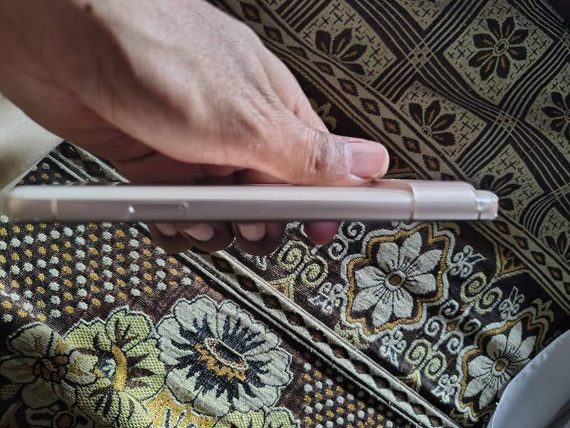 Google Pixel 8 3