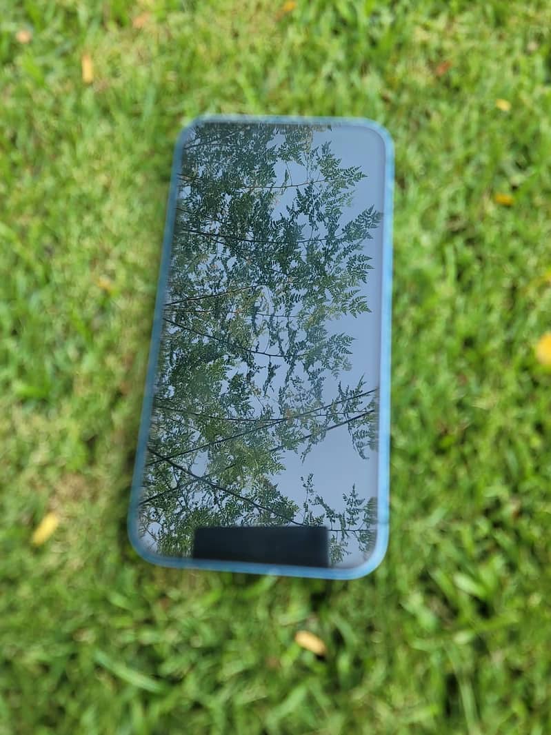 Apple iPhone 13 2