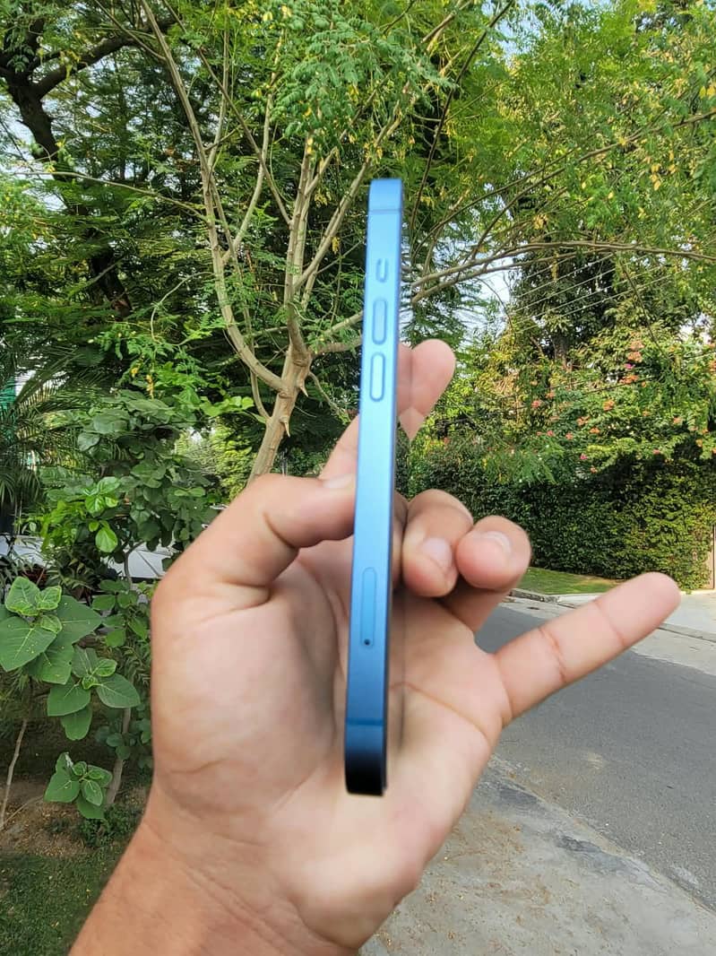 Apple iPhone 13 3
