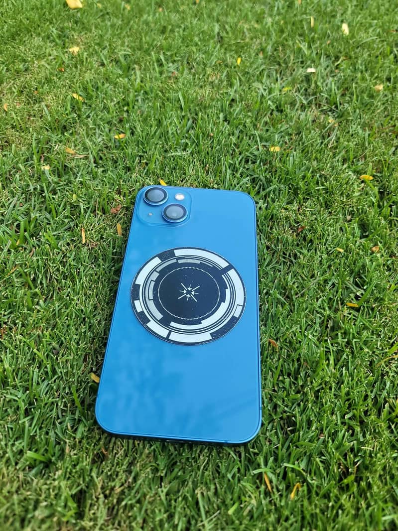 Apple iPhone 13 4