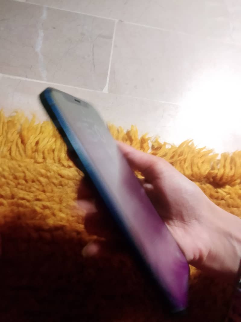 Apple iPhone 12 3