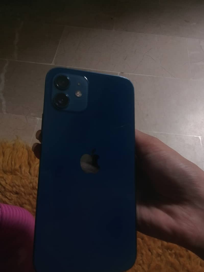 Apple iPhone 12 4