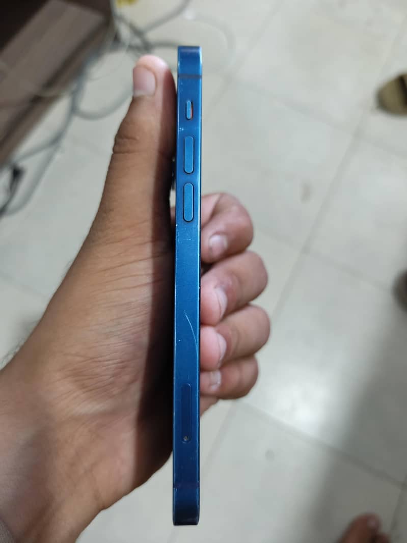 Apple iPhone 12 3