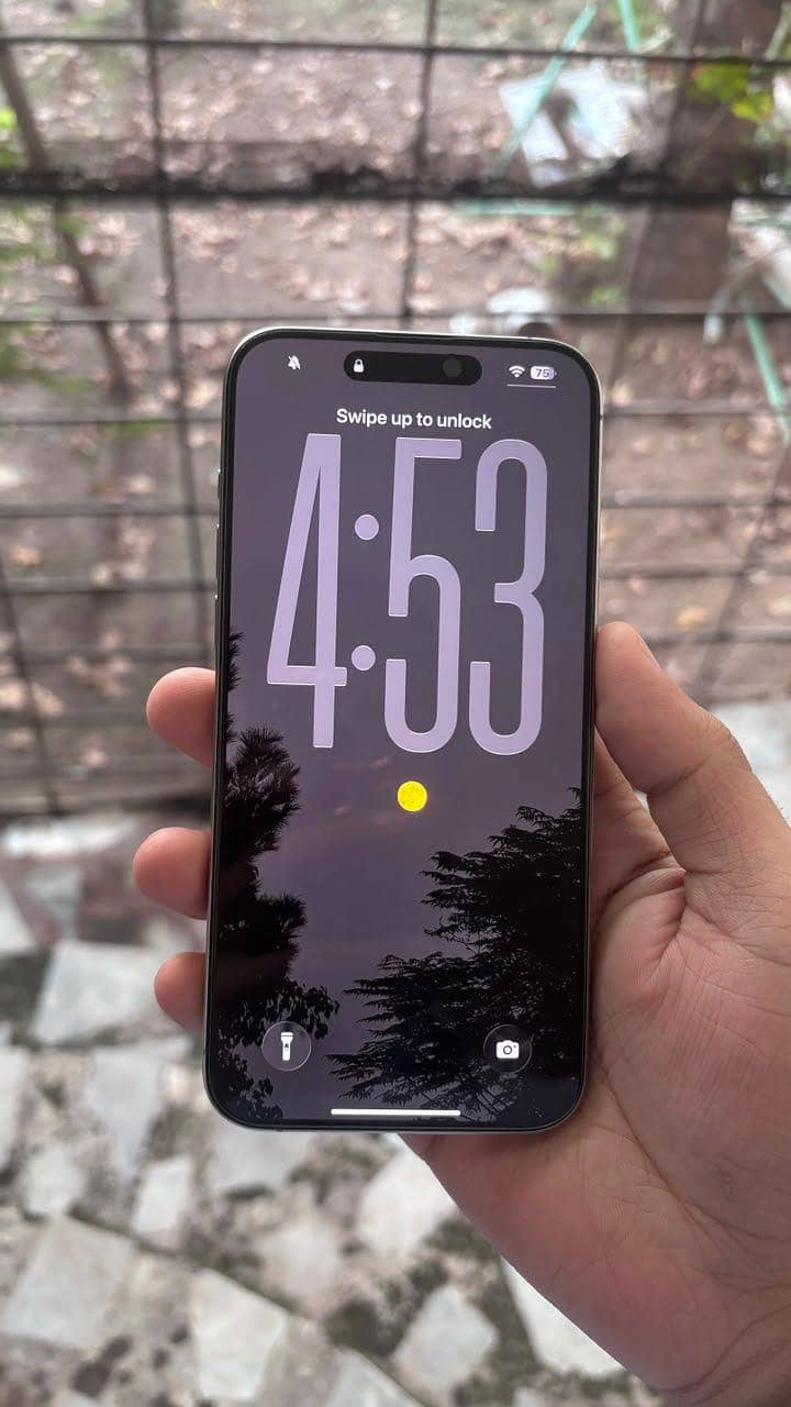 Apple iPhone 15 Pro Max 4