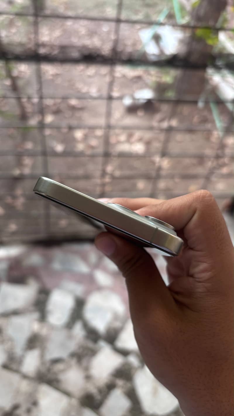 Apple iPhone 15 Pro Max 7