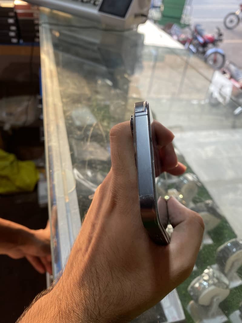 iPhone 13 pro 2