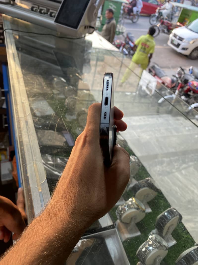 iPhone 13 pro 5