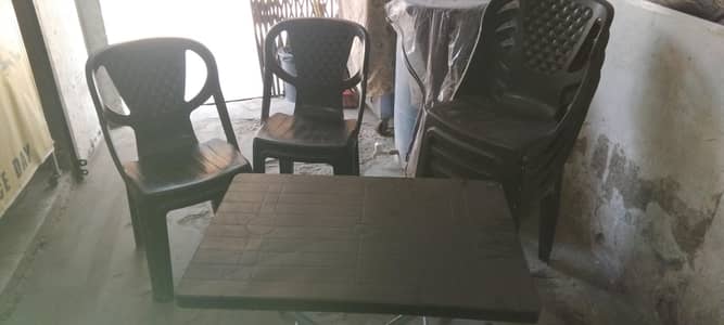 1 month used 6 chair with new table