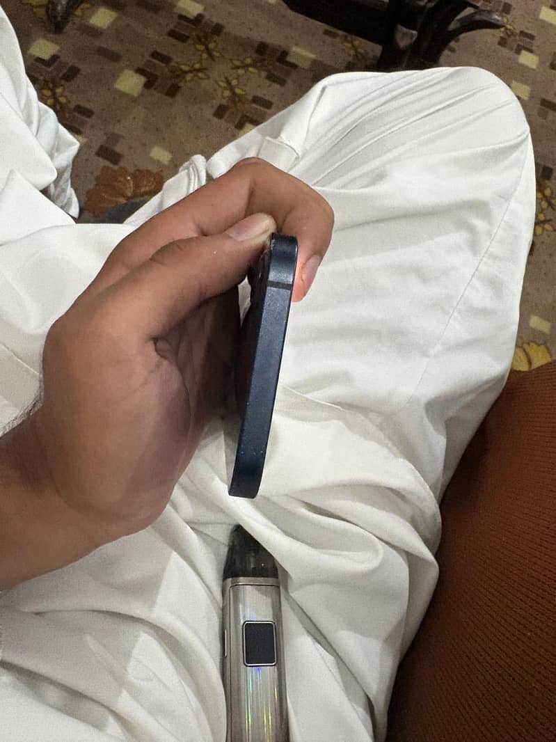 Apple iPhone 12 5