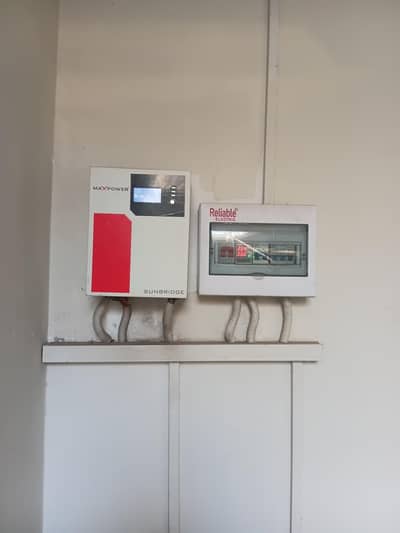 Maxpower  Solar Inverter + Battery